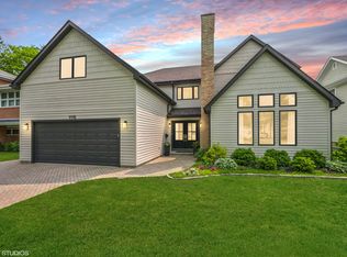 1115 Hunter Rd, Glenview, IL 60025