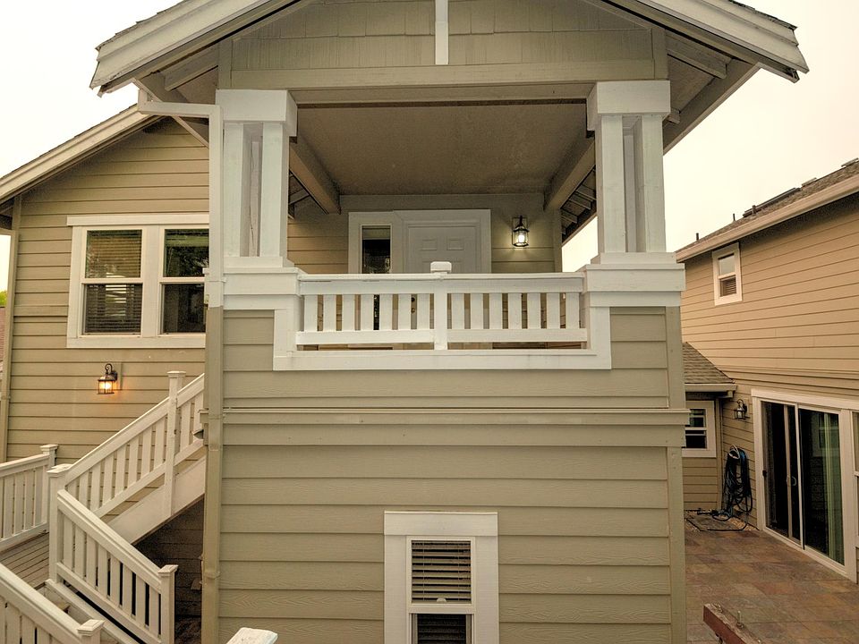 The Corner Carriage House