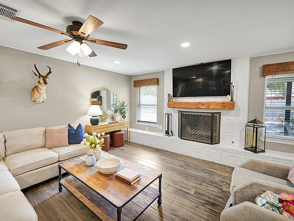 5th image of 2609 W Shandon Ave