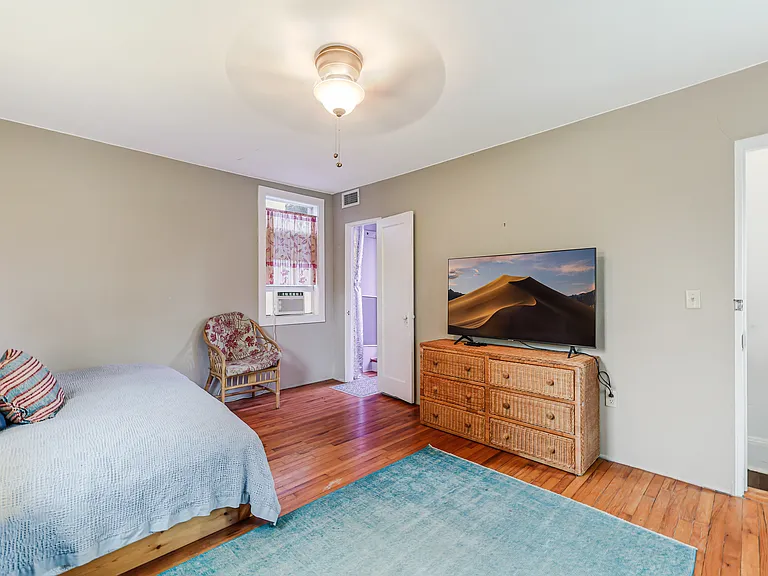 11350 NE 8th Ct — Photo 32