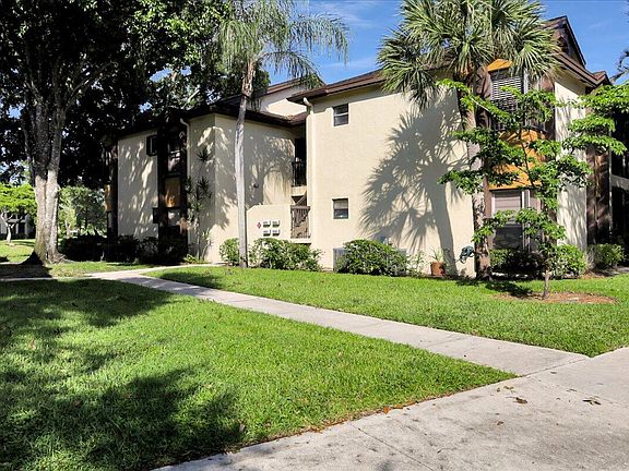 2nd image of 4527 Carambola Circle S #27284