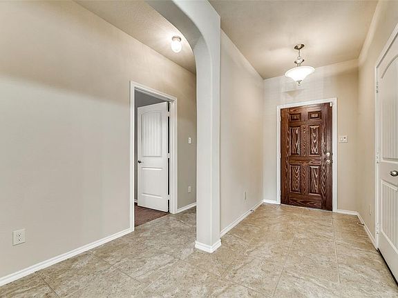 3rd image of 5412 Chinkapin Ln