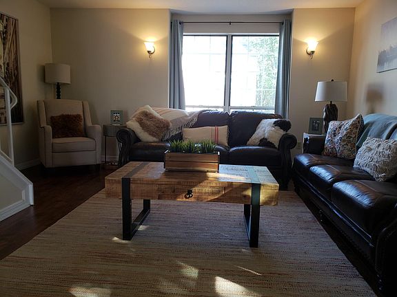 LIVING ROOM FULLY FURNISHED PREMIUM LEATHER COUCHES ANTIQUE