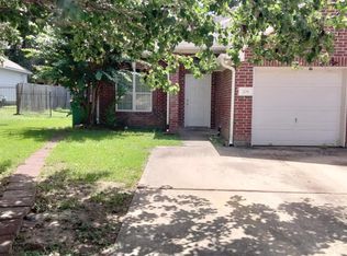 208 Canterbury Dr, Conroe, TX 77303