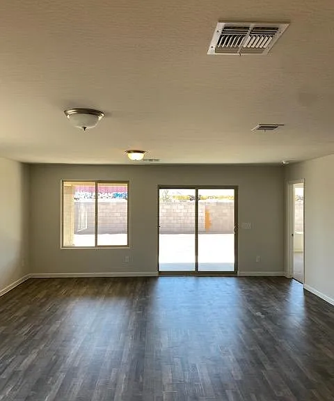 797 S Silvercreek Ln — Photo 4