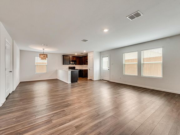 3rd image of 9206 Marilyn Pl