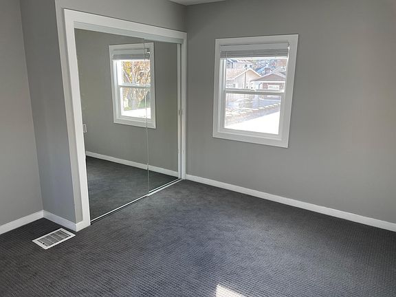 4th image of 524 Linden Ave