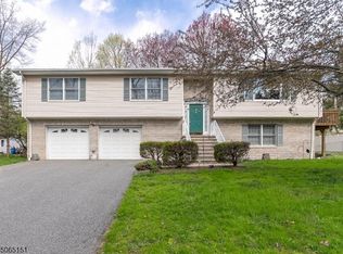 12 Chickadee Rd, Budd Lake, NJ 07828