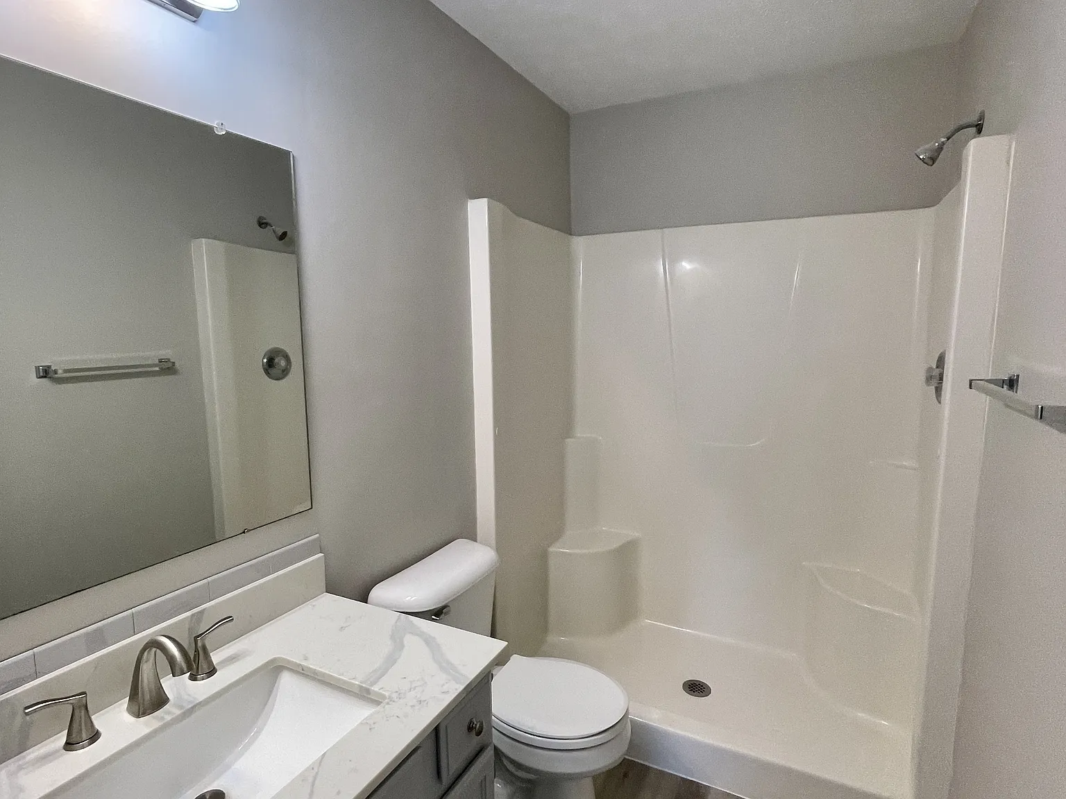 114 Warner Drive - 1 — Photo 2