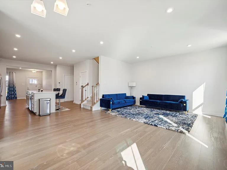 8036 Milltown Cir — Photo 9
