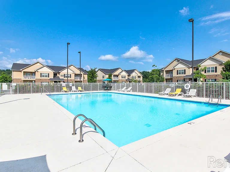 Highland Ridge Apartments — Photo 11