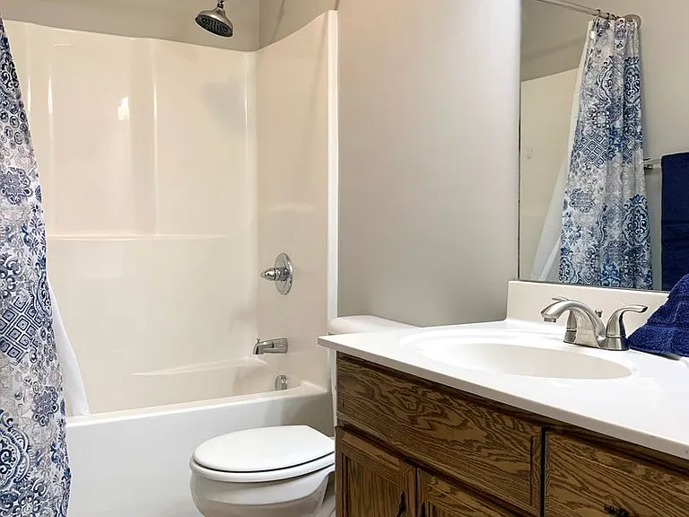 556 Oakmont Dr — Photo 17