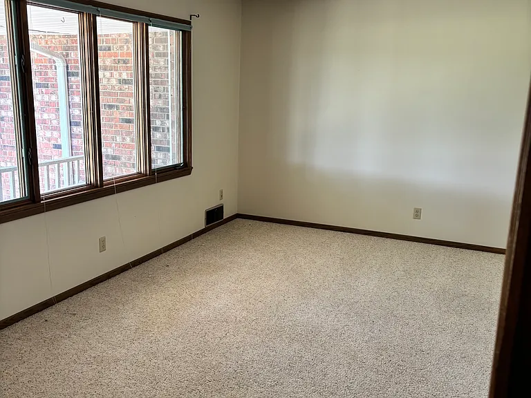 926 Farm Road 1200 — Photo 4