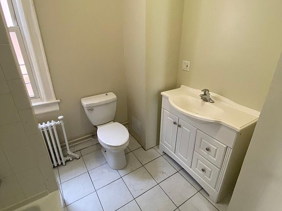 5th image of 207 Chestnut Ave Floor 2
