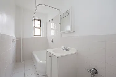 Rented by R New York