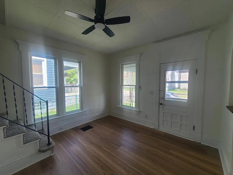 35 E Woodrow Ave — Photo 3