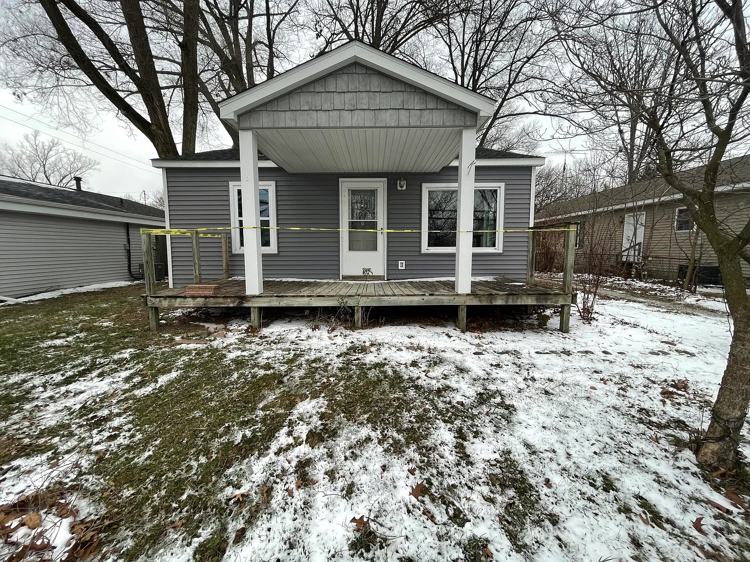 316 Hathaway St photo 1
