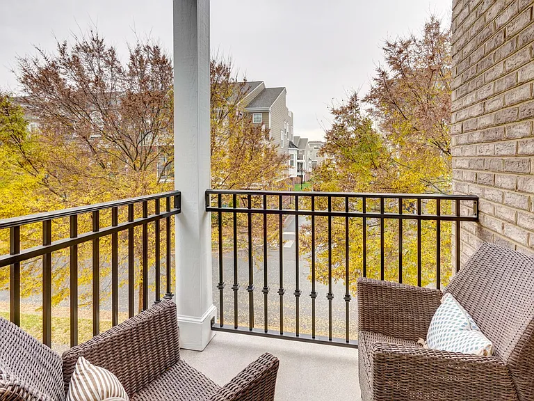 3930 Redbud Rd — Photo 11