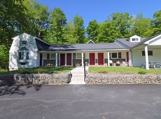 106 3rd St APT 8, Gouldsboro, PA 18424