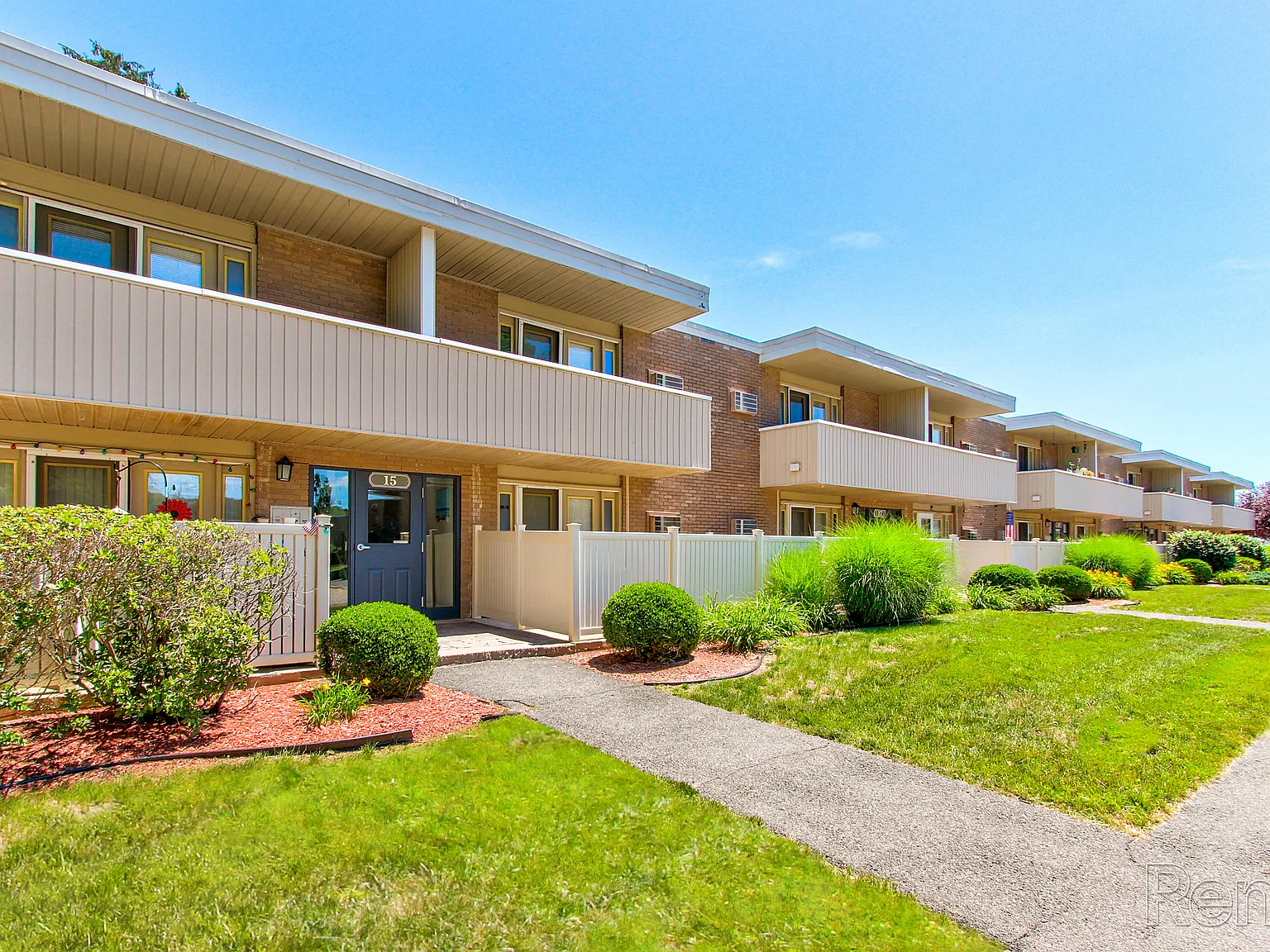 Sutton Place Apartments — Photo 1