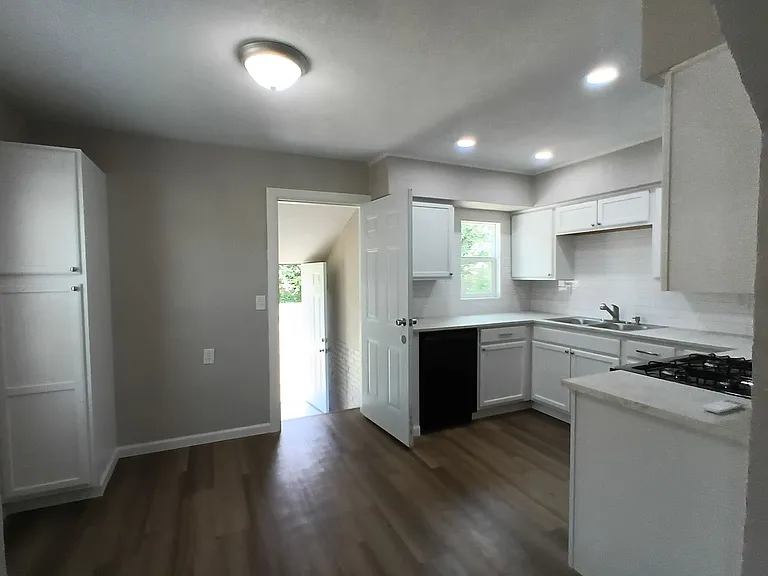404 Mid America Blvd — Photo 6
