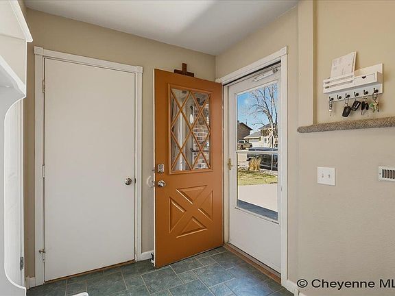 4th image of 3069 Hanson St