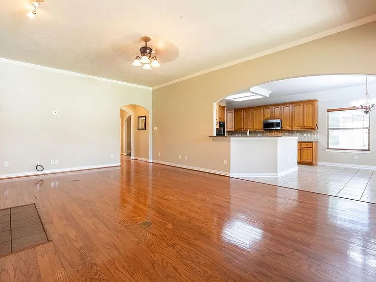 12502 Boxwood Way Ln — Photo 3