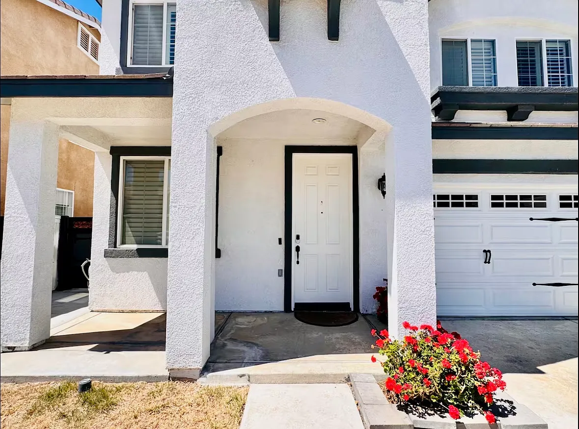 5 bed, 2724 sqft, $3,399 — Photo 1