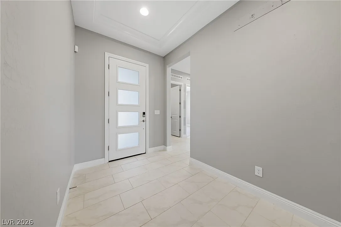 3 bed, 2.5 bath, 2634 sqft, $3,750 — Photo 3