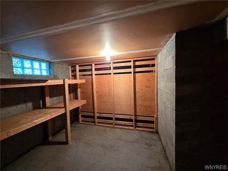 55 Greenwich Dr #4 — Photo 13