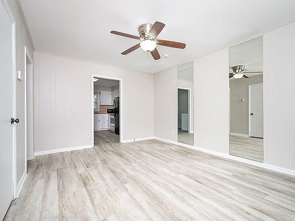 2nd image of 513 Old Central Rd #2