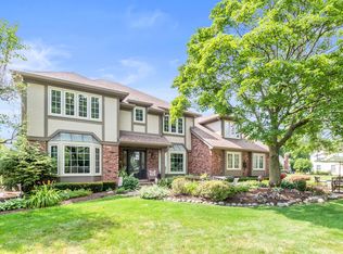 2070 Cromwell Dr, Wheaton, IL