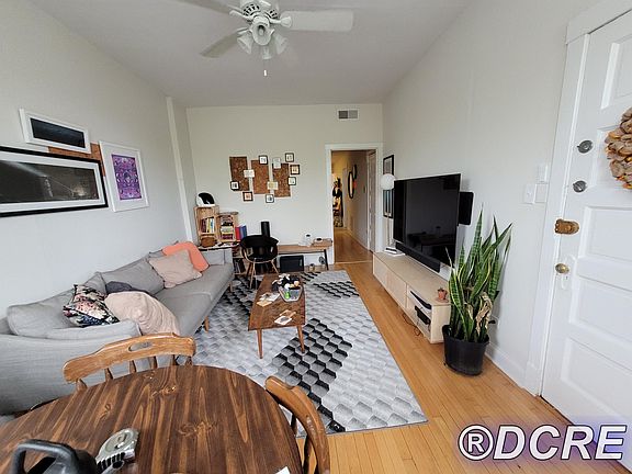 2nd image of 2061 N Hoyne Ave APT 3