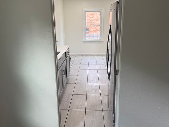 3rd image of 2932 45th St