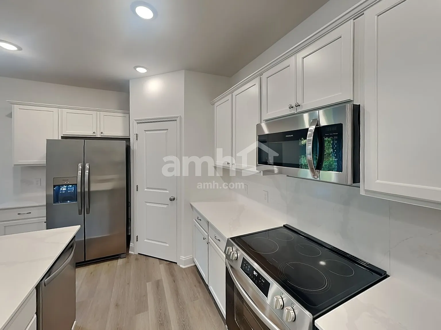 5 bed, 3.0 bath, 2513 sqft, $3,080 — Photo 4