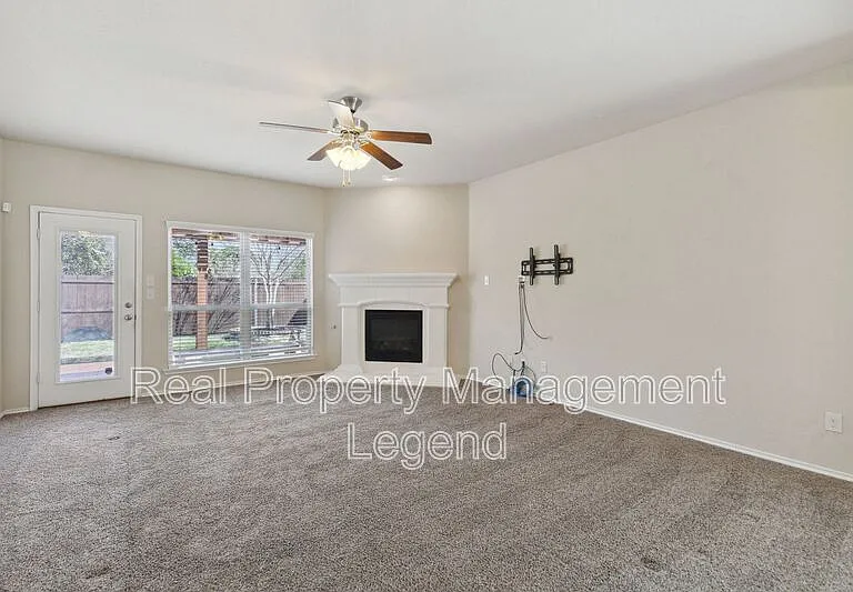 812 Gray Fox Dr — Photo 13