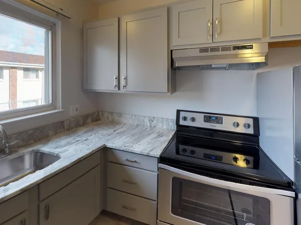 Canterbury Apartments - North Royal Oak