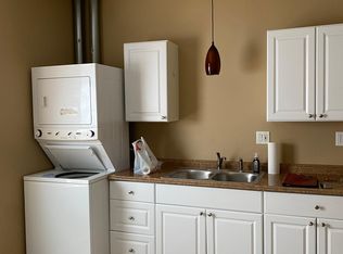 1052 W Granville Ave #13, Chicago, IL 60660