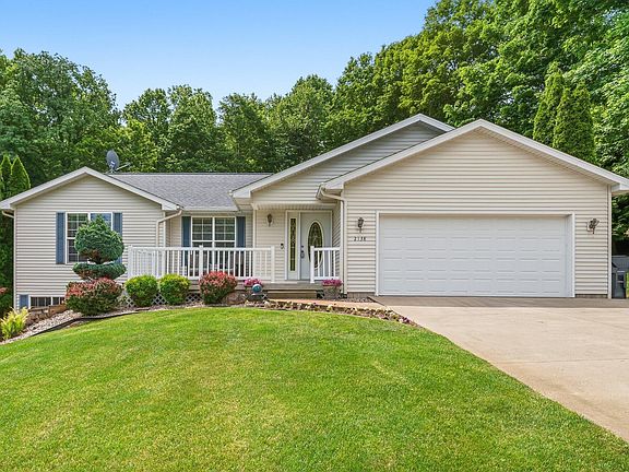 3rd image of 2138 Fox Mountain Dr