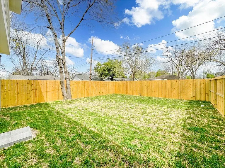 11514 Courtshire Rd #B — Photo 18