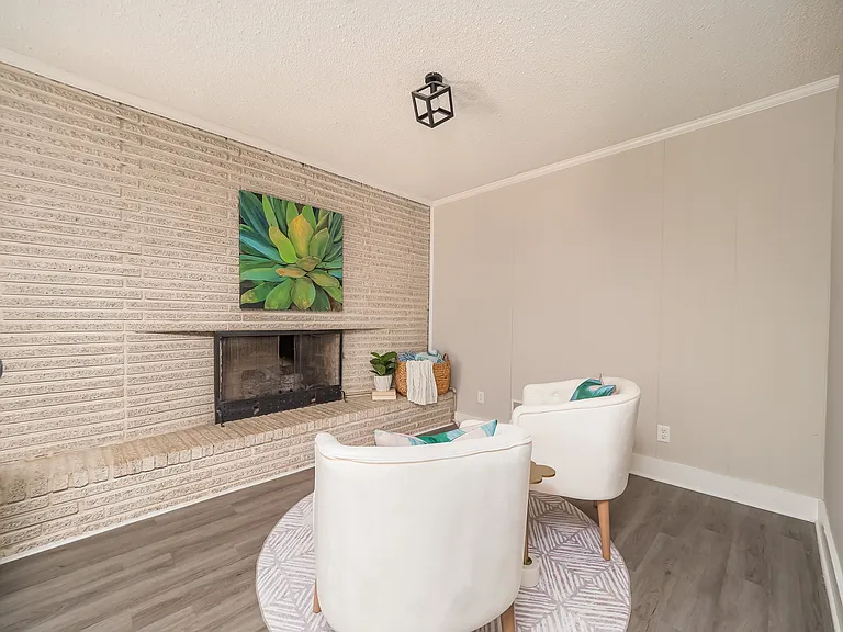 2724 Gervais St — Photo 6