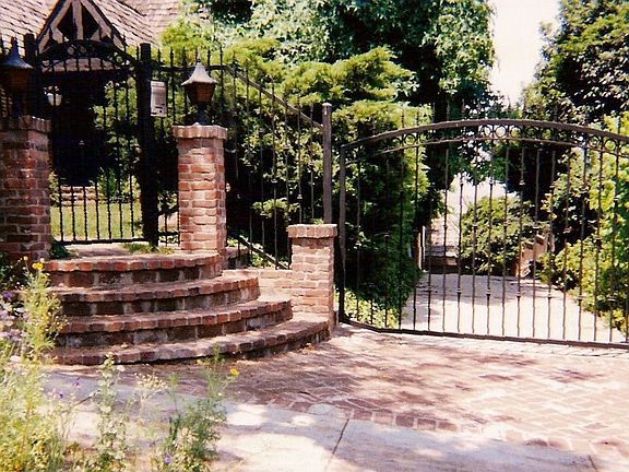Front gates and driveway