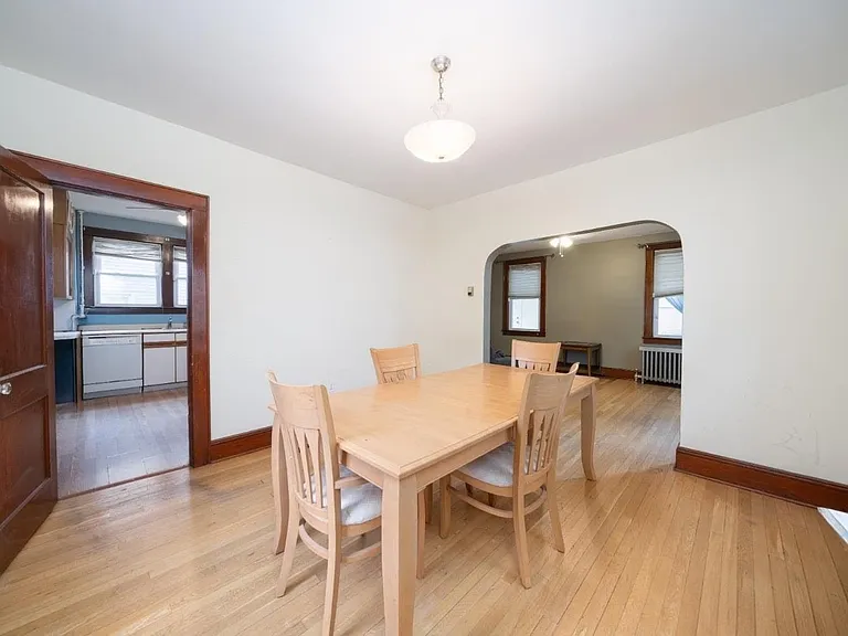 351 Somerset St — Photo 16