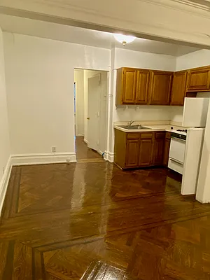 Rented by Green Line Realty | media 14