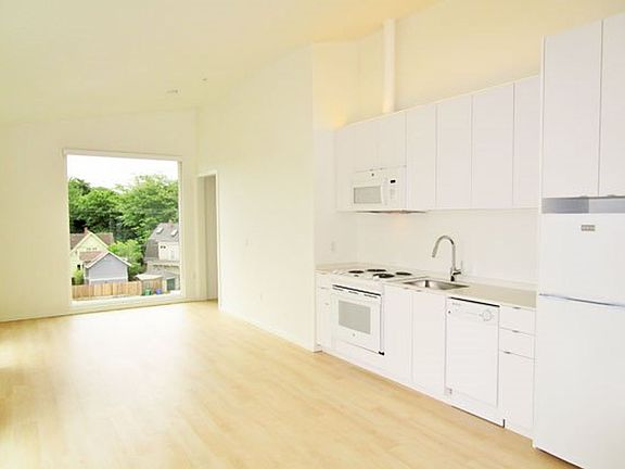 2nd image of 1475 SE 15th Ave #406