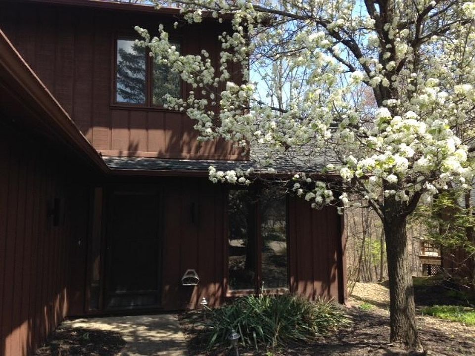 1st image of 17901 Cliffside Dr #4936