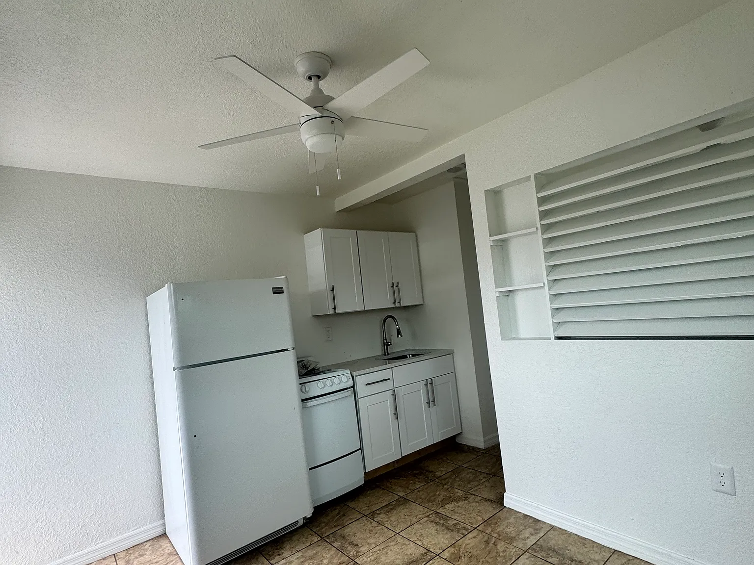 1 bed, 260 sqft, $900 — Photo 2