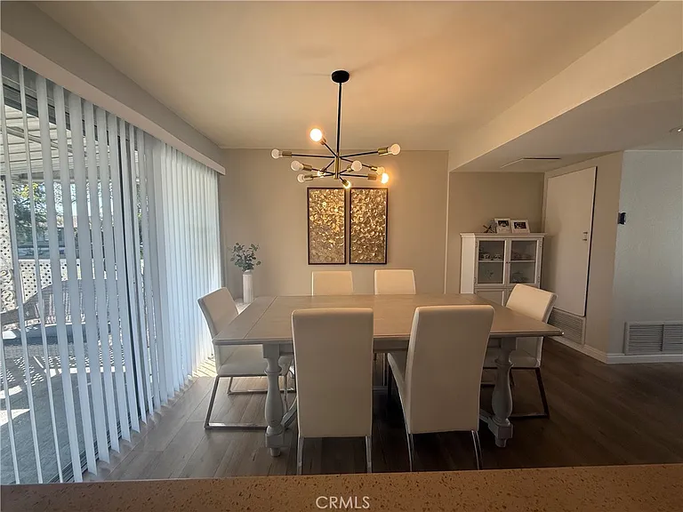 8234 Hamilton Grn — Photo 4