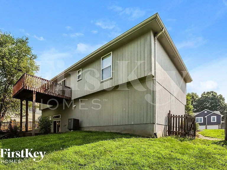7016 N Bristol Ave — Photo 14