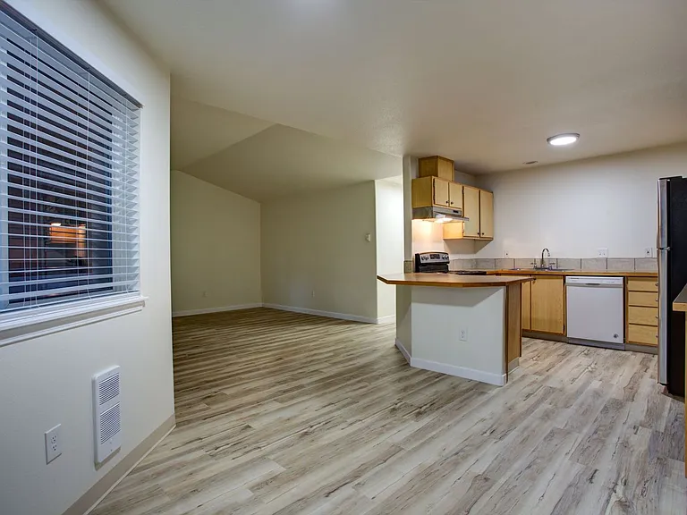 Tamarack Apartments — Photo 42
